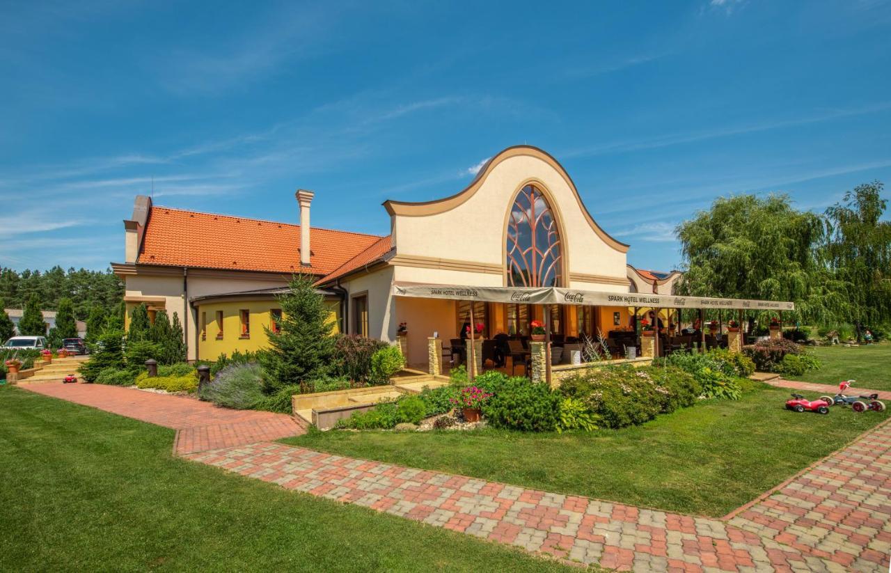 Wellness Hotel Spark Malacky Zewnętrze zdjęcie
