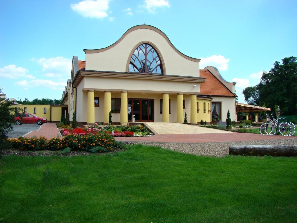 Wellness Hotel Spark Malacky Zewnętrze zdjęcie