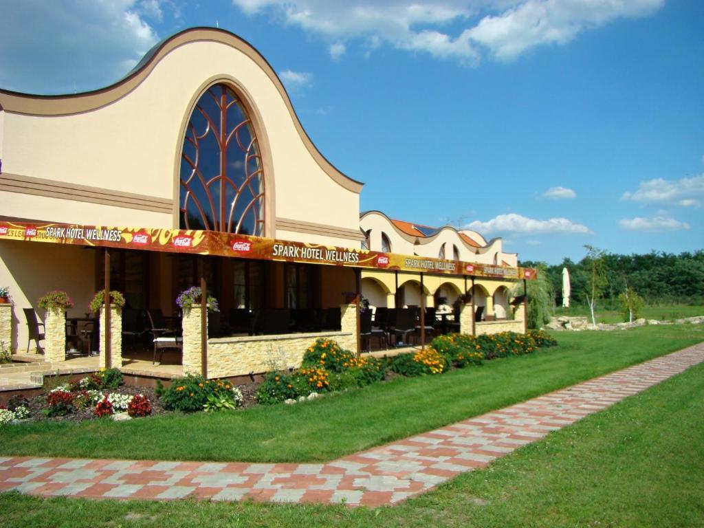 Wellness Hotel Spark Malacky Zewnętrze zdjęcie